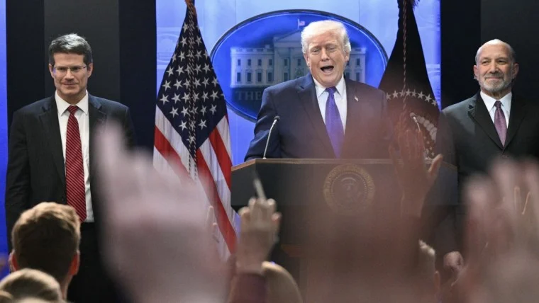 WARNS ENEMIES HAVE INFILTRATED SUPREME COURT - 1