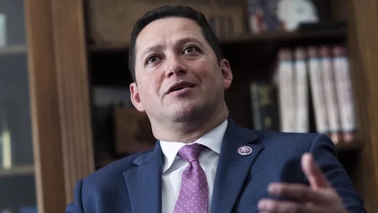 Buying a <b>GPU</b> Before the RTX 50 Super Cards - YouTube - 2