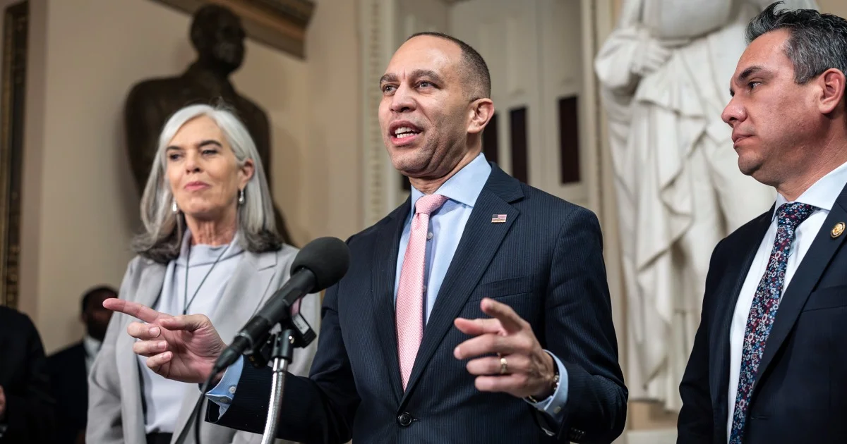 House Minority Leader Hakeem Jeffries talks about the changes he'd like to see at DHS - 3