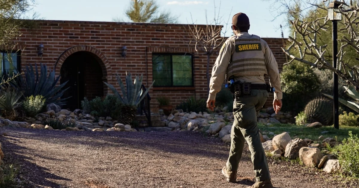 Savannah Guthrie Urges Captor to 'Do the Right Thing' After Glove Found in Search - 3