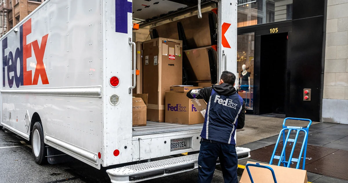 FedEx Sues for Refund of Trump Tariffs Rejected by Supreme Court - 1