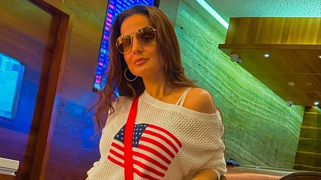 Ameesha Patel faces non-bailable warrant over alleged breach of contract case; Gadar 2 actress REACTS! - 2