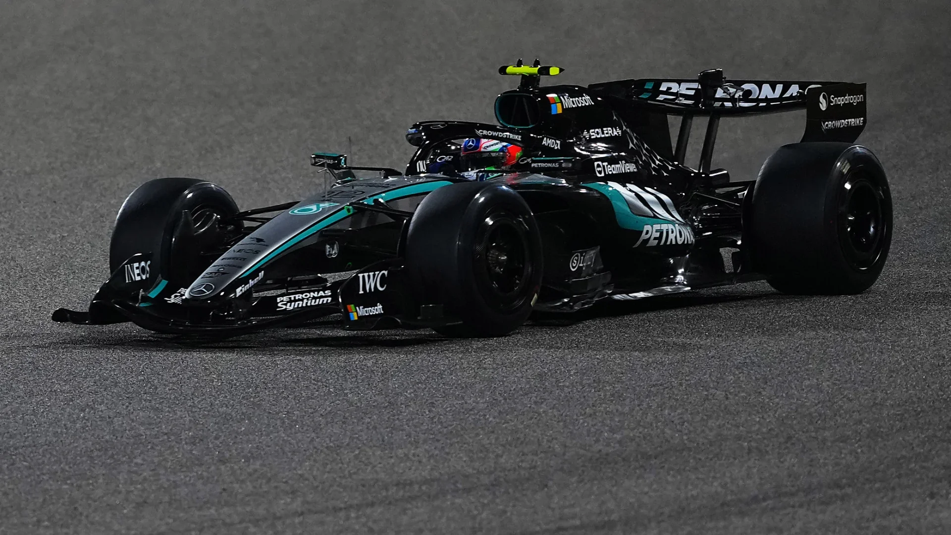 Antonelli fastest as Hamilton endures disrupted final testing day - 2