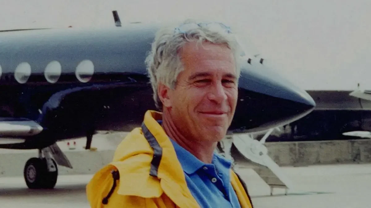 Prison guard Googled Jeffrey minutes before body found and made mysterious deposit... - 4