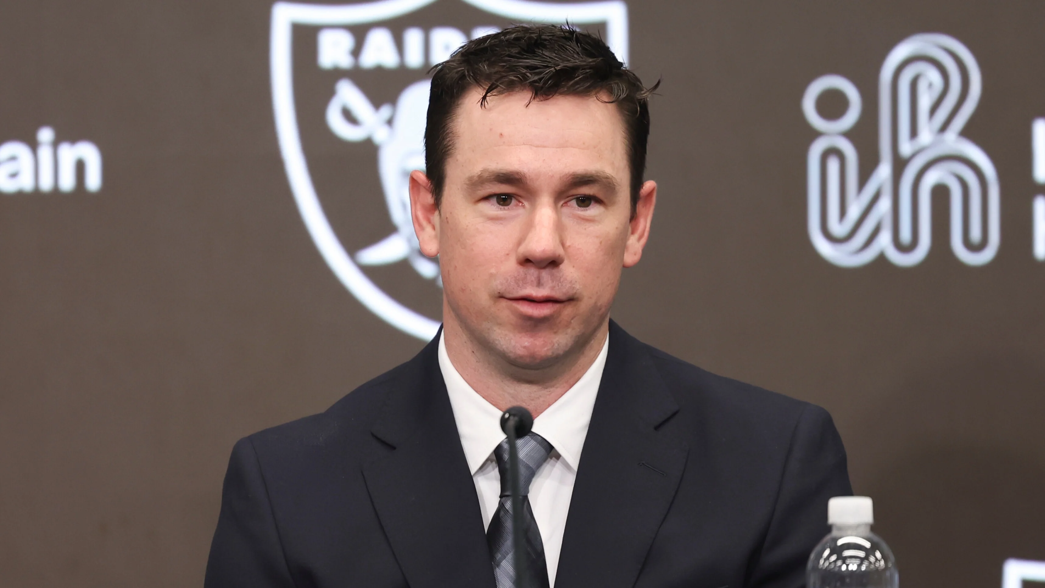 Commanders' Dan Quinn makes two things clear with new hires - 4