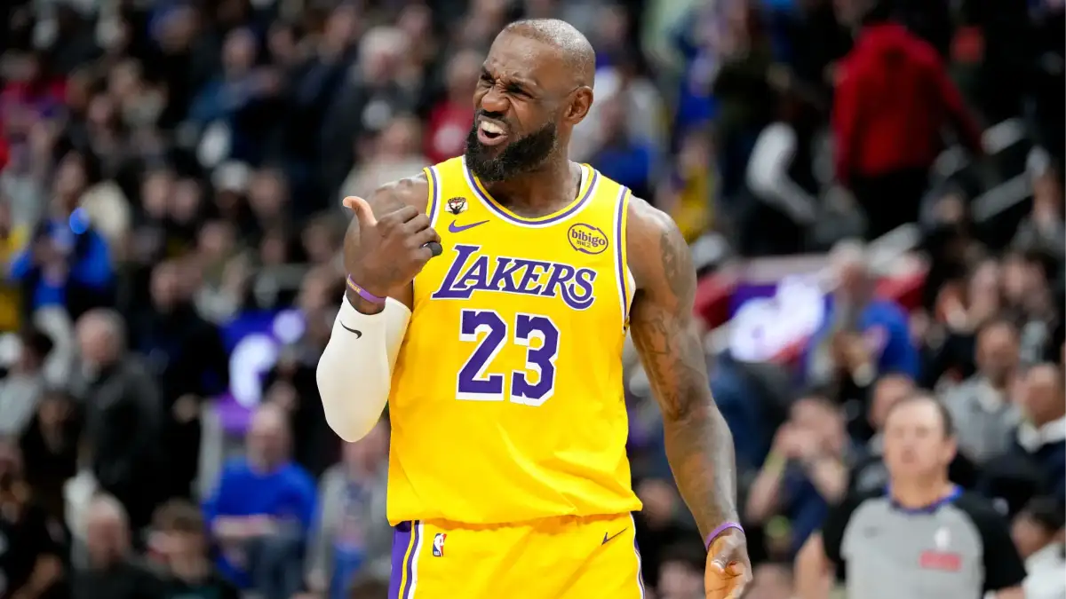 Luka Dončić exits with hamstring injury in disastrous night for Lakers vs. Thunder - 2