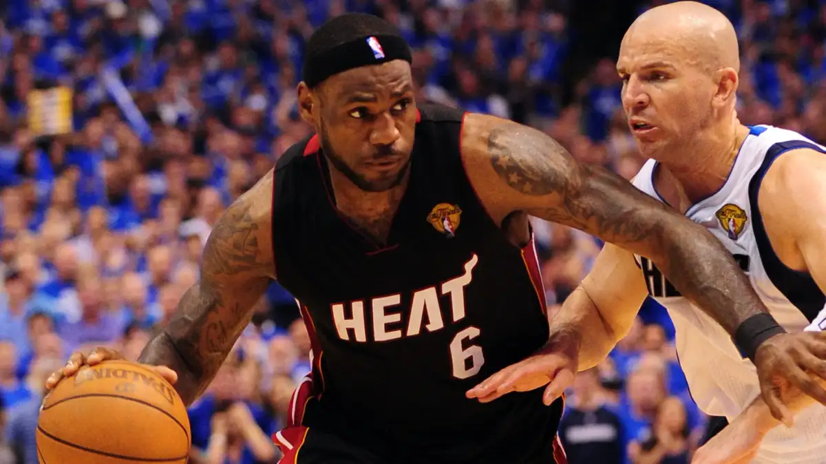 Luka Dončić exits with hamstring injury in disastrous night for Lakers vs. Thunder - 1