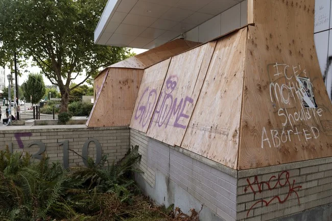 Anti-ICE Antics, Police Pushback, and Panic in Politics - the RedState Weekly Briefing - 4