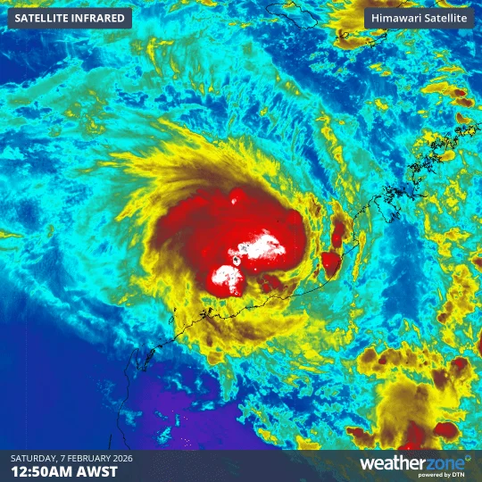 Cyclone Mitchell intensifies as towns in north-west WA brace for winds, flooding - 3