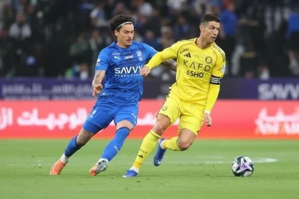 Tottenham & Newcastle eye Nunez - Sunday's gossip - 3