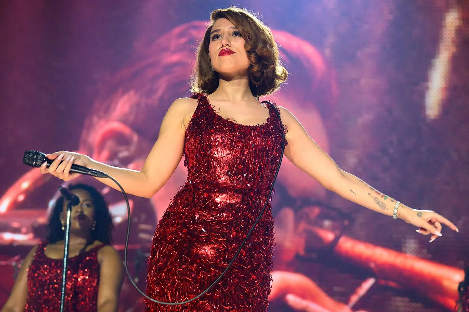 Raye ‘Saddened’ After Ticketmaster Blunder Leaves Ticket Holders Stranded Outside of Concert - 1