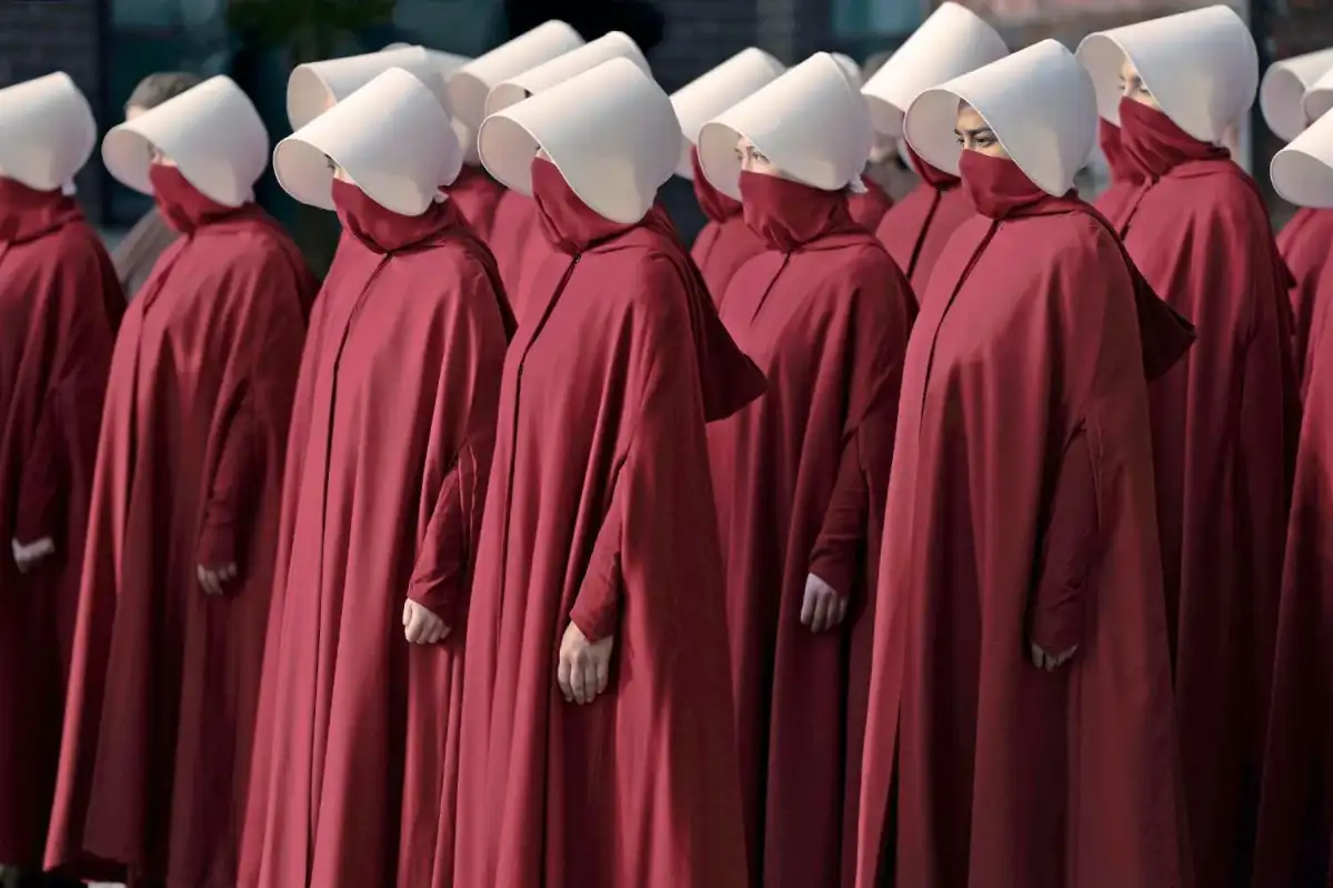 June Osborne is back in the Testaments, but for how long? - 3