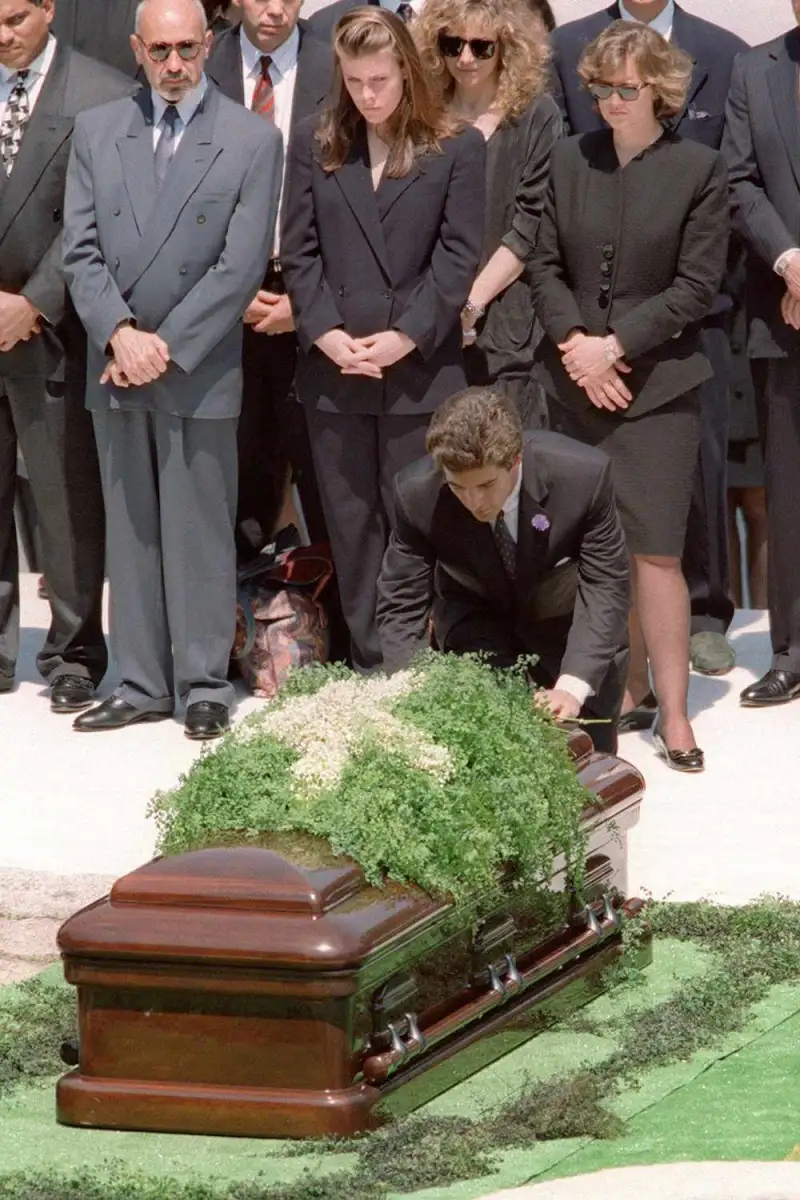 From 1994: Jacqueline Kennedy Onassis Dies of Cancer at 64 - 2
