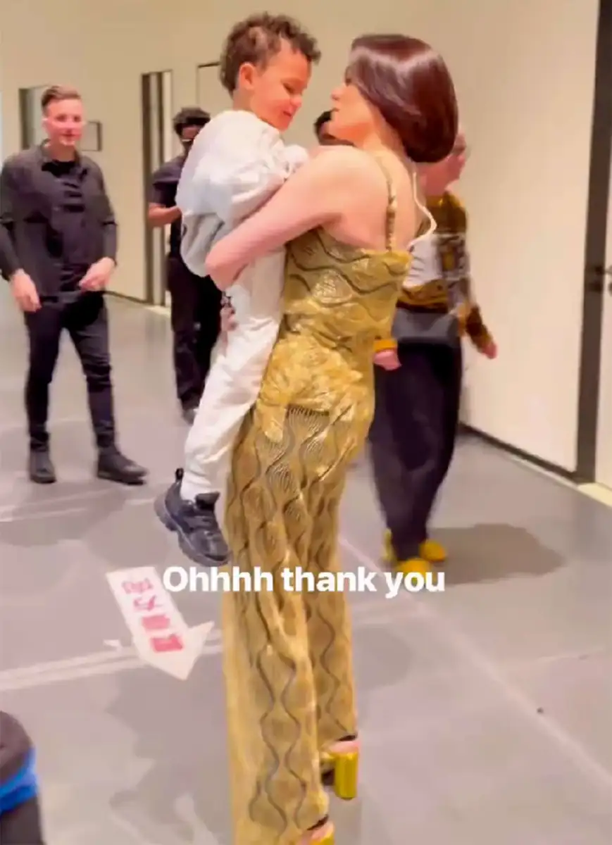 Jessie J is rushed to the hospital for an MRI scan after hitting her head on the roof of a car - 3