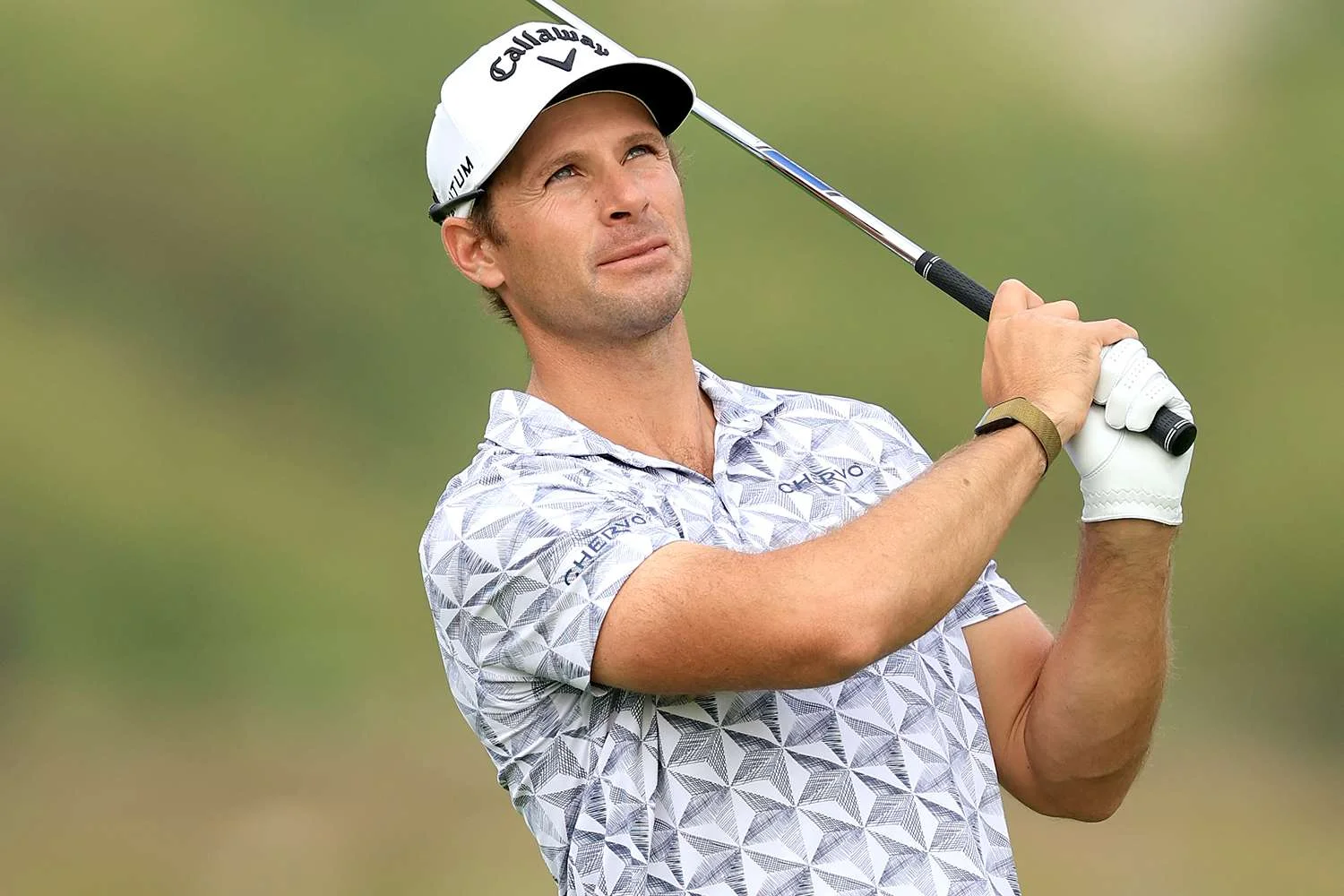 Golf star suffers 'multiple serious injuries' after 'falling down lift shaft' in freak incident - 4