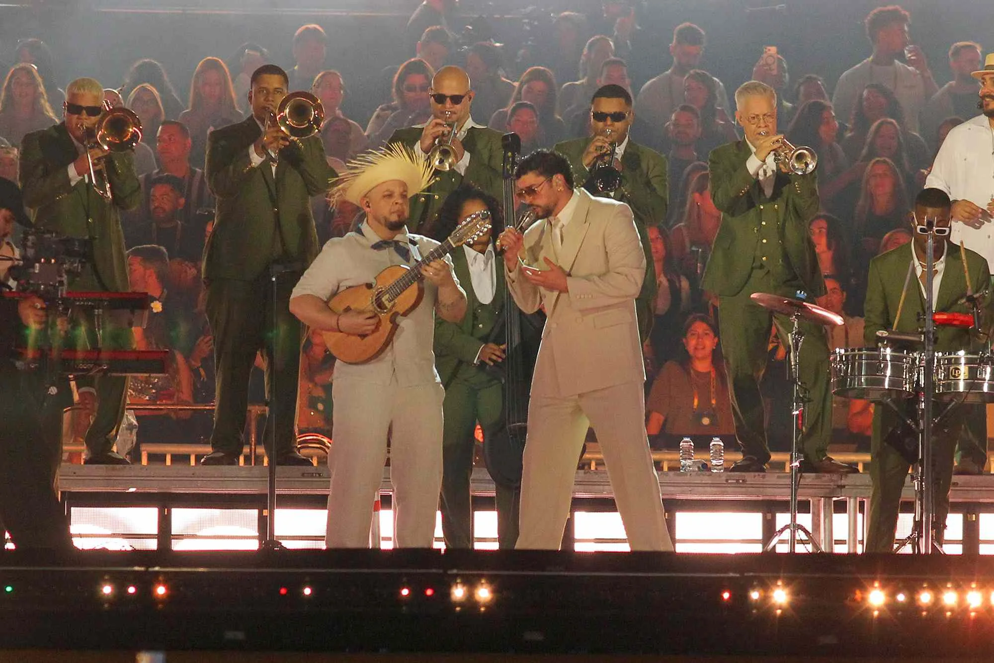 Here's Bad Bunny's Advice For Non-Spanish Speakers Ahead Of His Super Bowl Halftime Show - 4