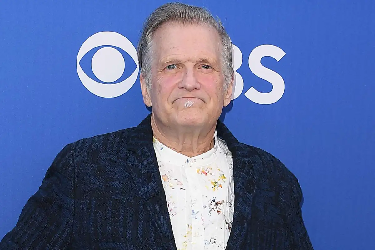 Drew Carey Details Ignoring Heart Attack Before Date With Girlfriend - 1