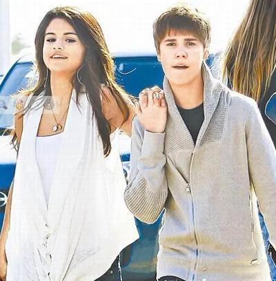 Selena Gomez Would Think Twice About Kissing Benny Blanco's Dirty Feet If She Knew These Health Facts - 1