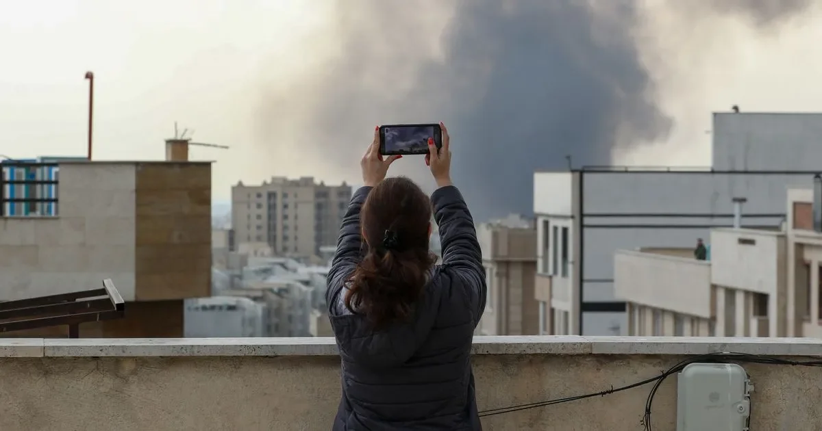 As the war goes on in Iran, American-Iranians struggle to stay in touch with family - 1