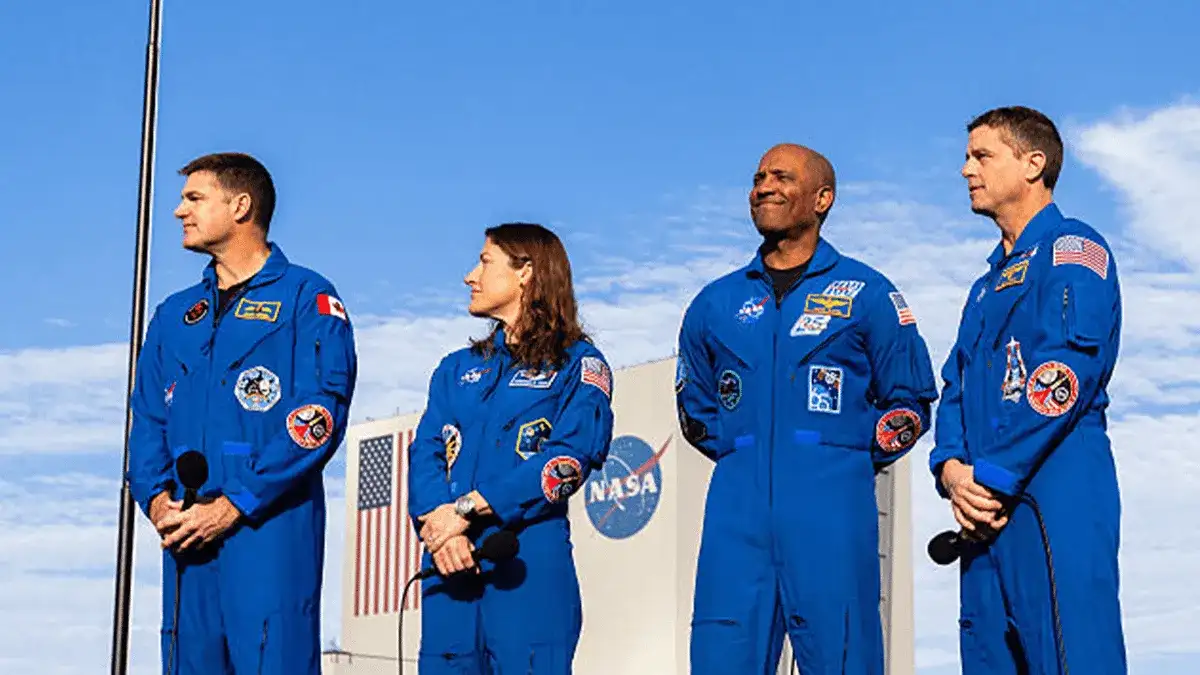 How to watch NASA’s moon crew splash down at end of historic mission - 1