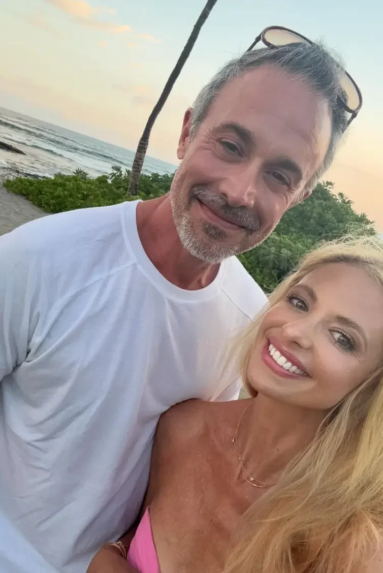 Sarah Michelle Gellar, 48, looks youthful as she kisses husband Freddie Prinze Jr on his milestone birthday - 4