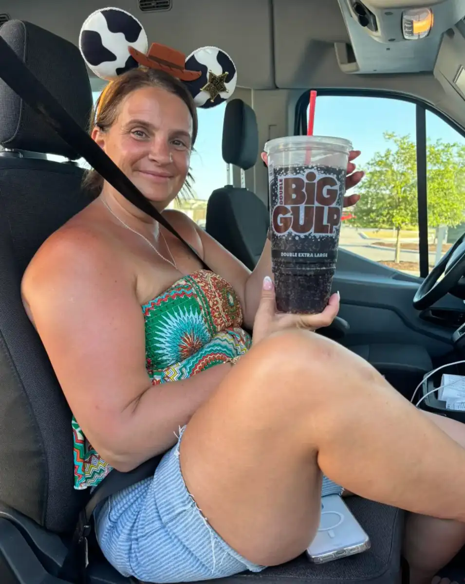 22 Kids and Counting's Sue and Noel Radford jet abroad as fans blast them for having 'too much cash' after being branded 'tone deaf' over a cancelled Dubai holiday rant - 1