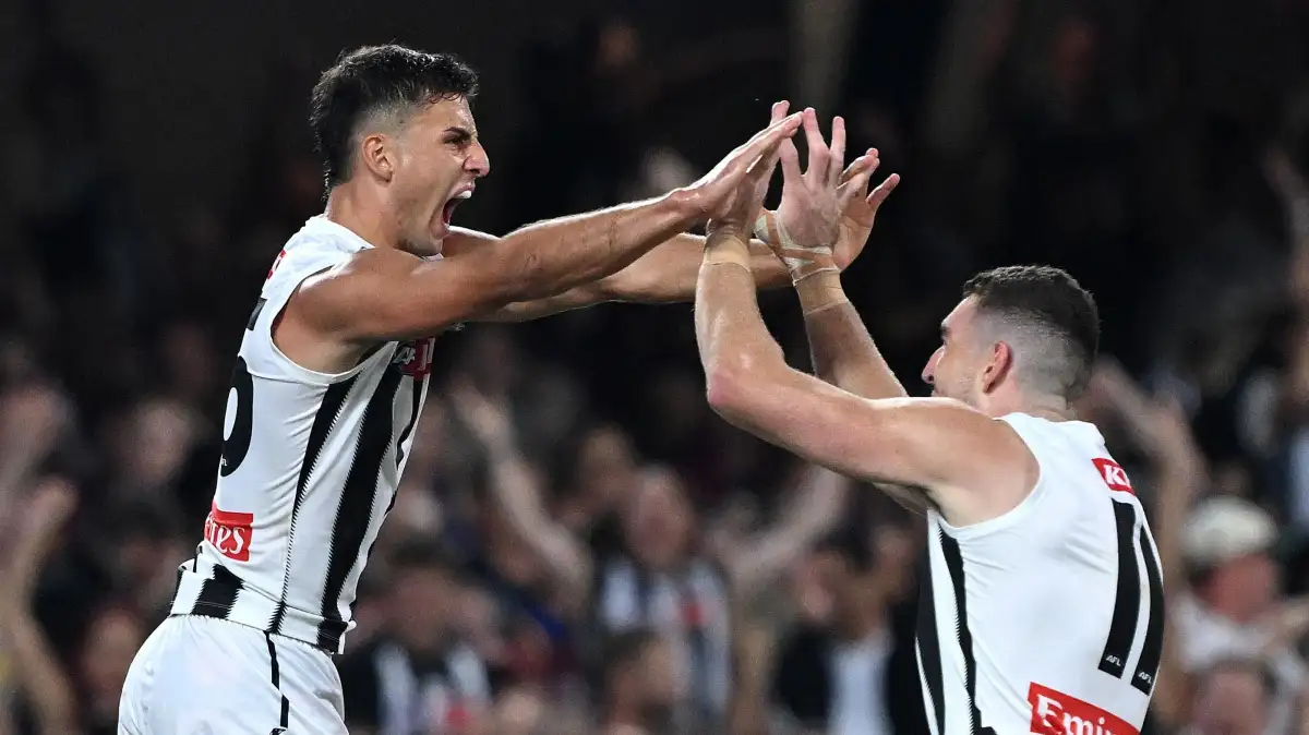 Party time for Lions in ‘Gabbatoir’ clash; Pies’ injury dramas deepen through Daicos, Sidebottom - 1