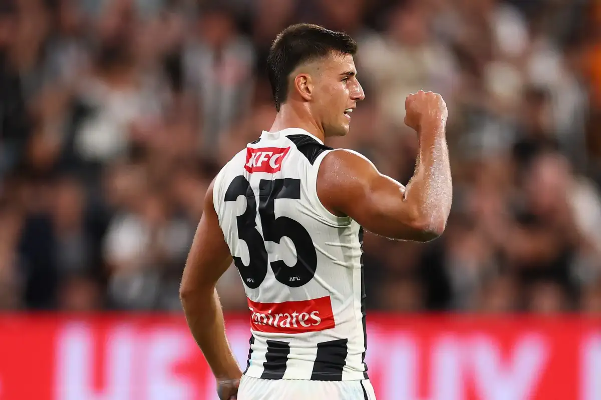 Collingwood open AFL season with tight win over Saints - 1