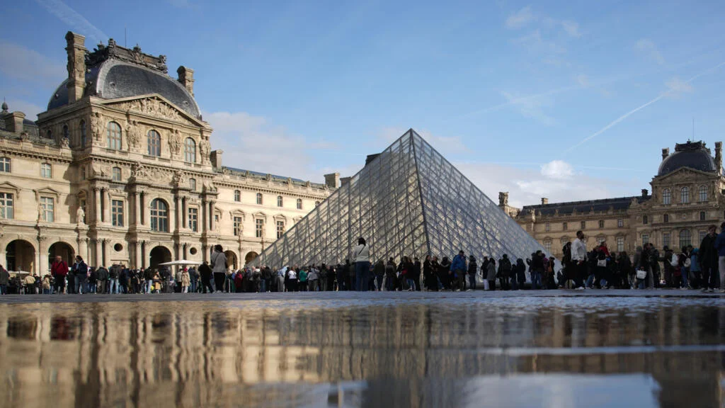 French police arrest nine people over suspected €10m Louvre ticket fraud - 1