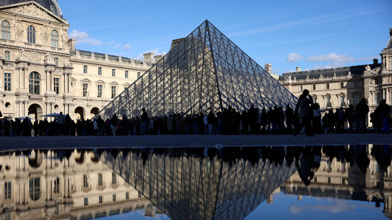 French police arrest nine people over suspected €10m Louvre ticket fraud - 4