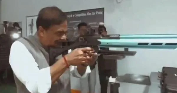 Assam BJP posts, then deletes, AI video showing Himanta taking aim at men in skullcaps - 3