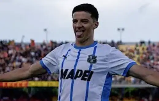 Trump ejects 'not smart' Tucker Carlson from MAGA after conservative star calls Iran strikes 'evil' - 3