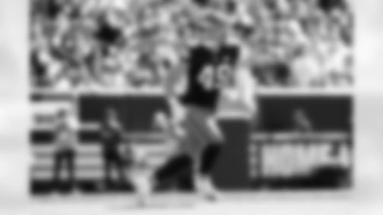 Browns linebacker Carson Schwesinger wins NFL Defensive Rookie of the Year - 1