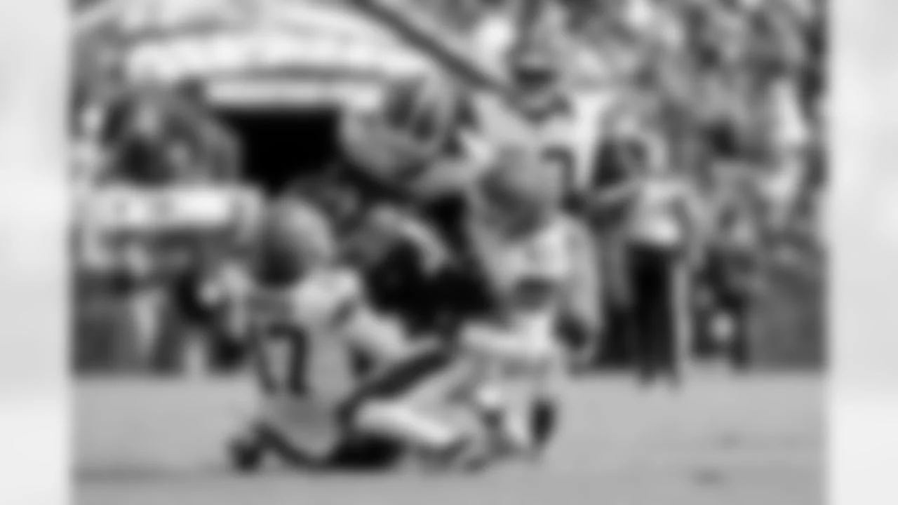 Browns linebacker Carson Schwesinger wins NFL Defensive Rookie of the Year - 2