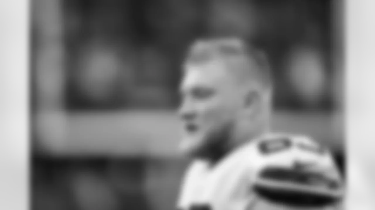 Chargers agree to terms with Tyler Biadasz - 2