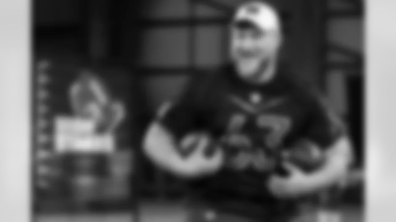 Chargers agree to terms with Tyler Biadasz - 3