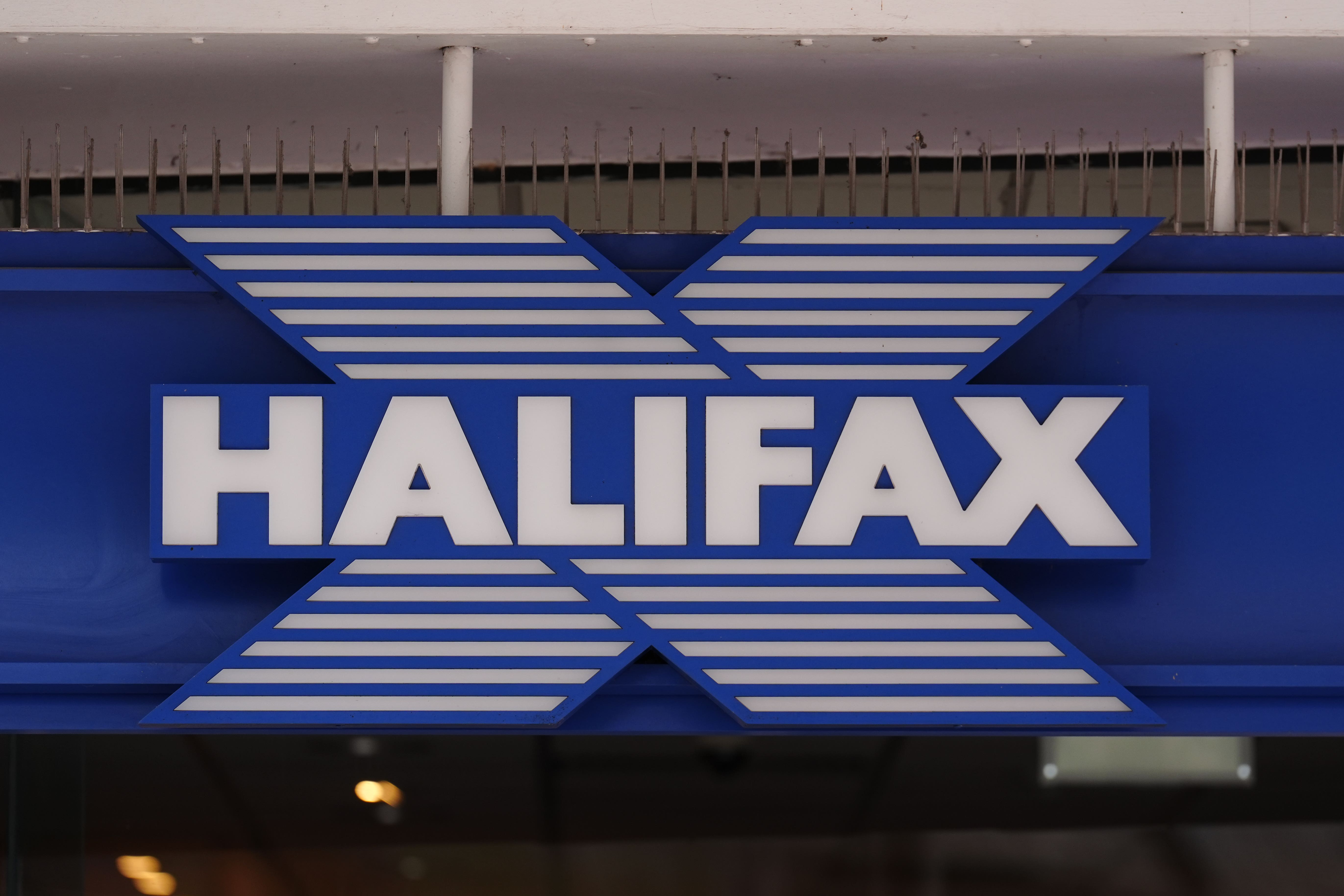 Halifax, Lloyds and Bank of Scotland closing more bank branches this month - 4