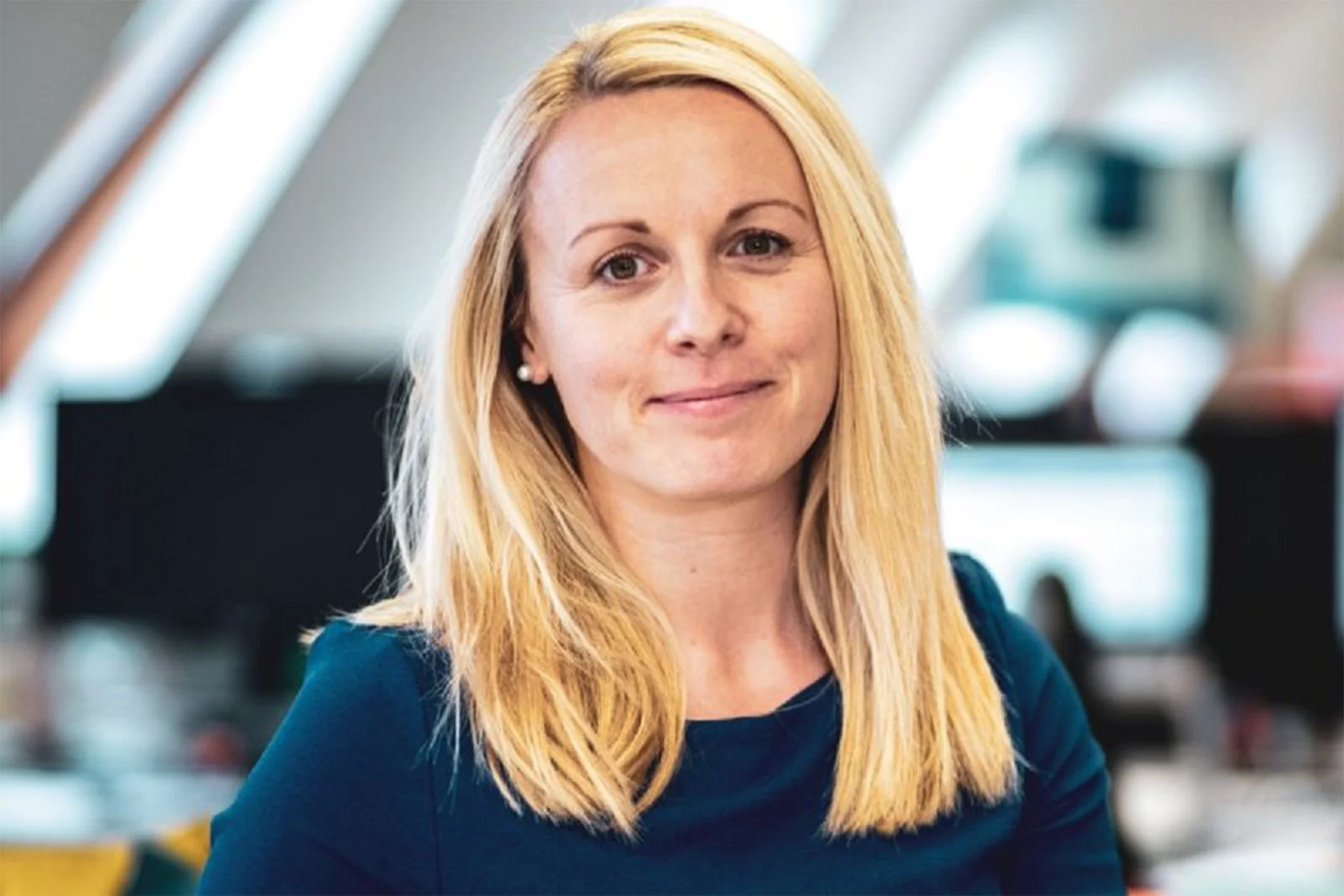 Now Starmer's comms chief QUITS as grim-faced Cabinet march into teetering PM's bunker - 2