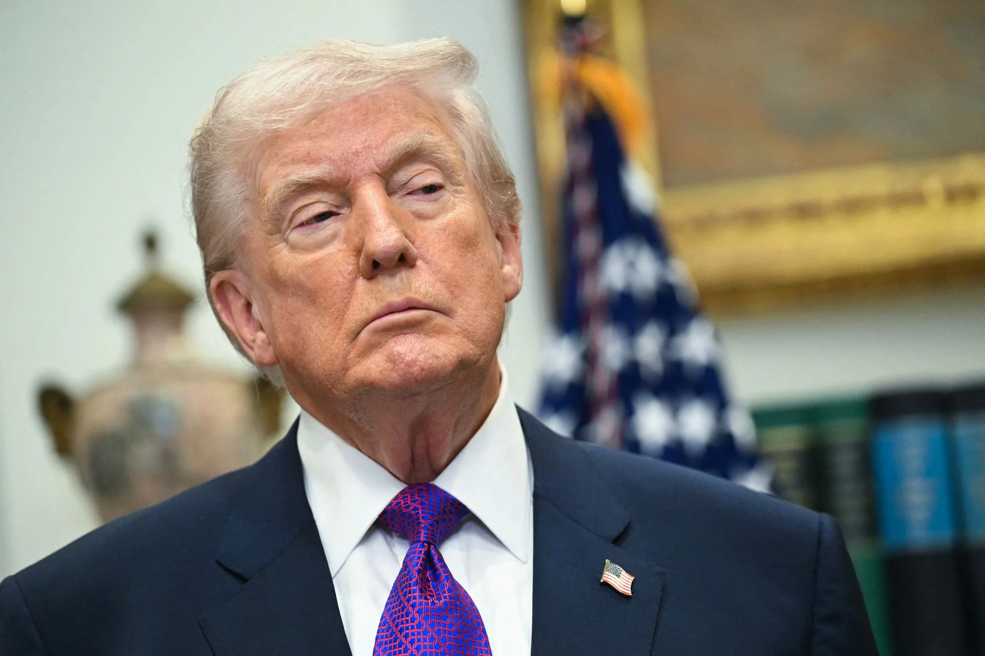 Trump says Obama shared 'classified information' when he said aliens were real - 4