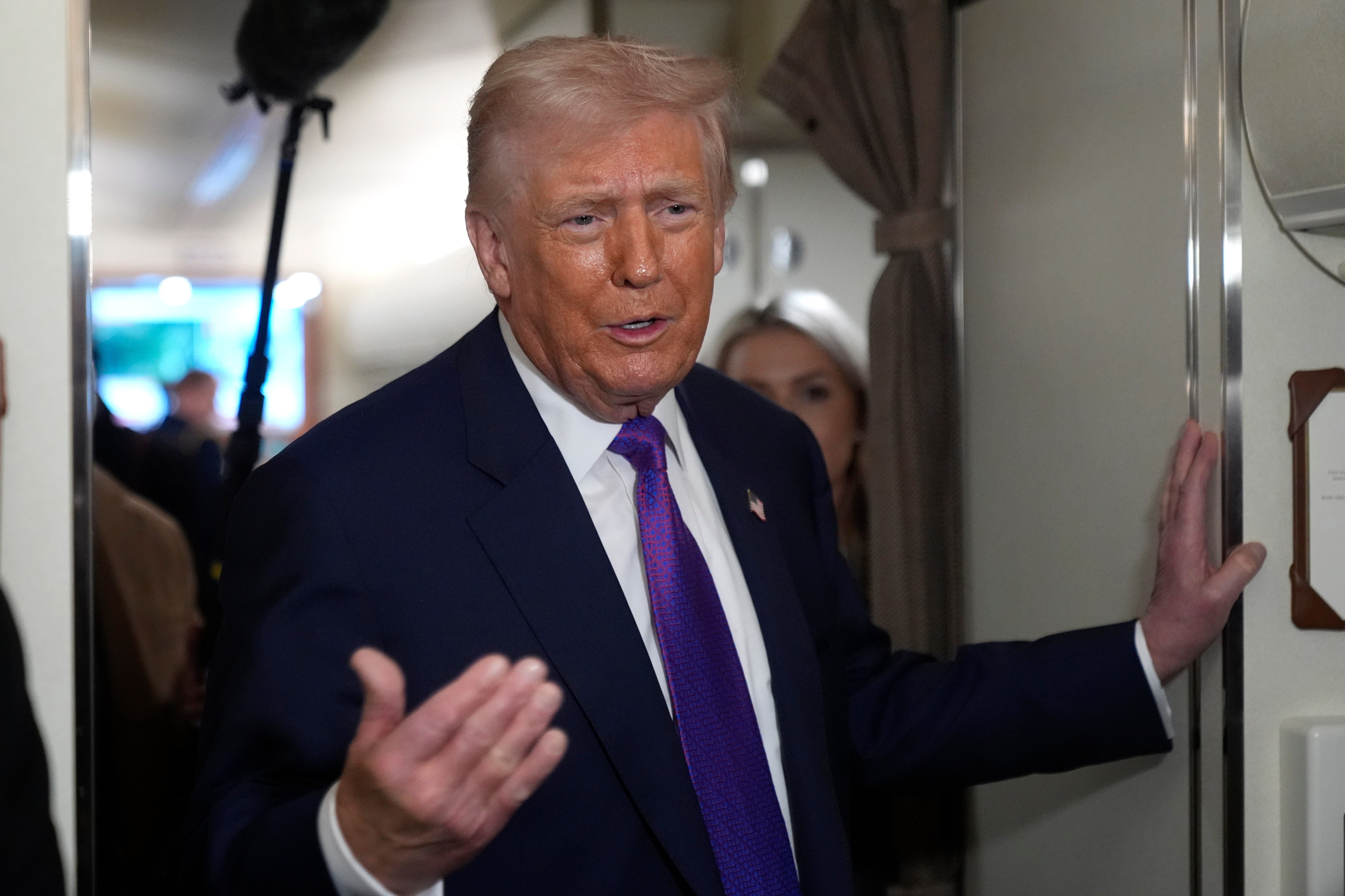 Trump visits Georgia to promote economy to woo voters ahead of midterms - 2