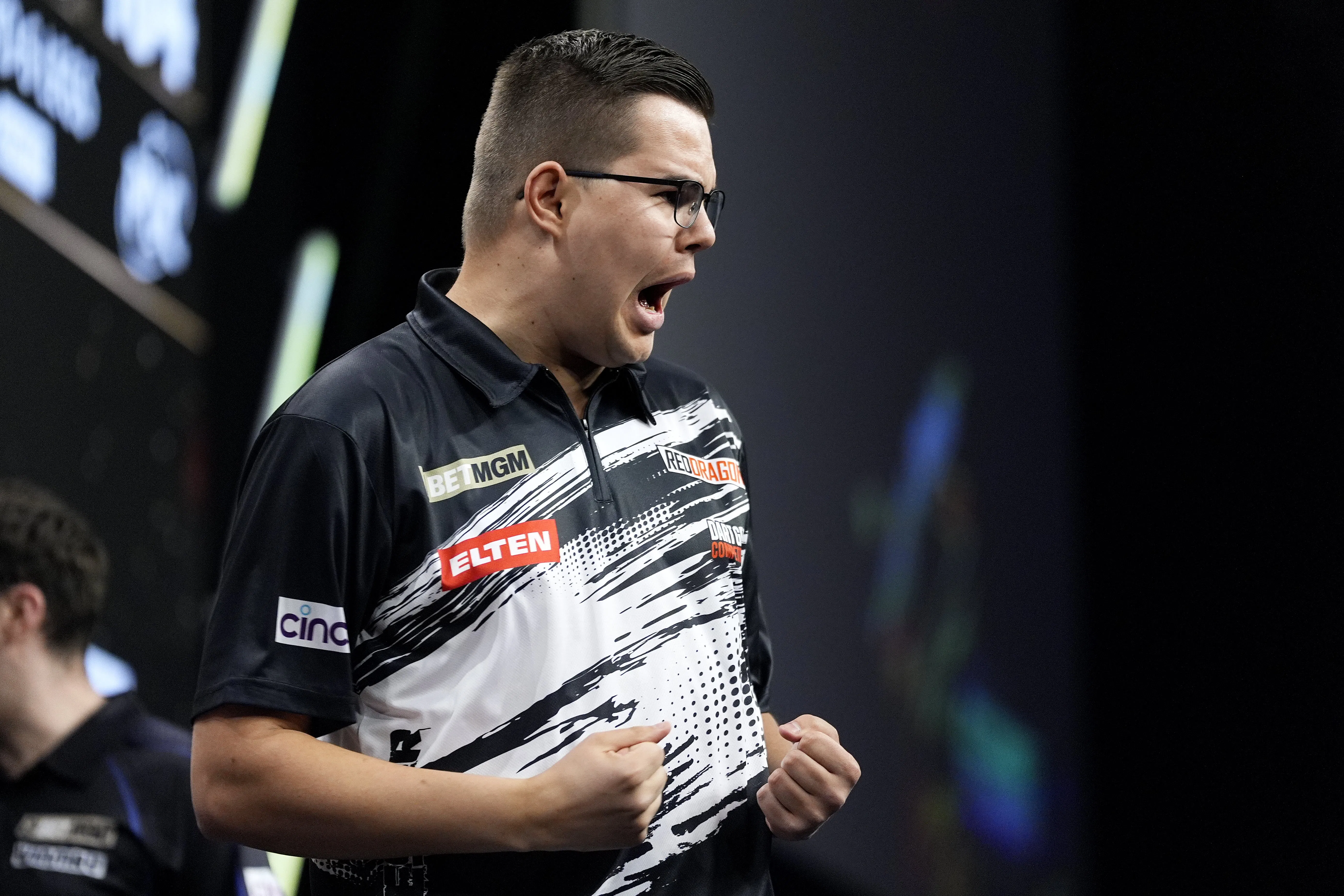 'Littler was out of order' - Van Veen seething after fiery clash in Manchester - 2