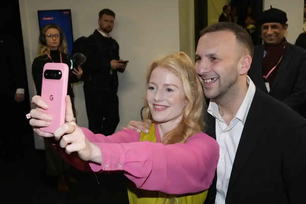 Tallest NCAA women's basketball players: How Lauren Betts, Kyla Oldacre rank among Final Four teams - 1