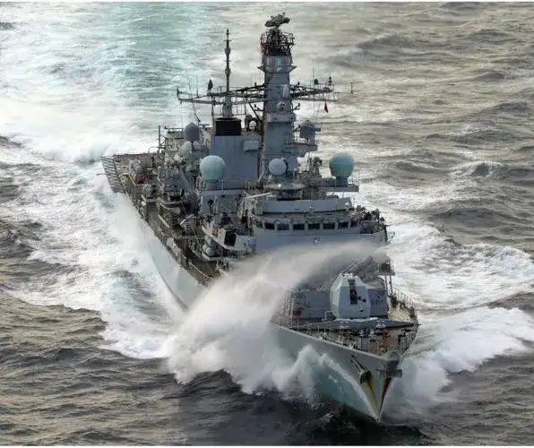 Attack submarine sent by Putin towards UK as 'decoy' in Russian spy operation targeting underwater cables - 4