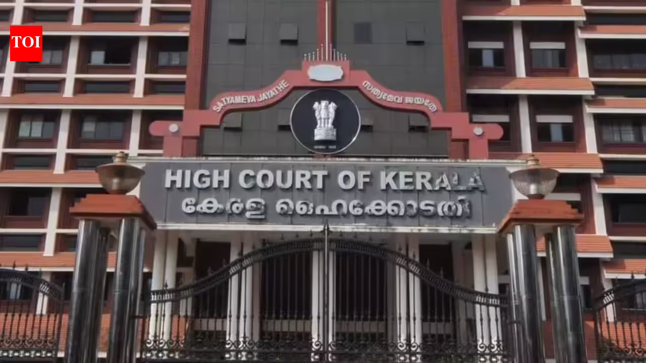 Kerala HC dismisses pleas challenging govt sending bulk messages on ‘achievements’ to employees, others - 2