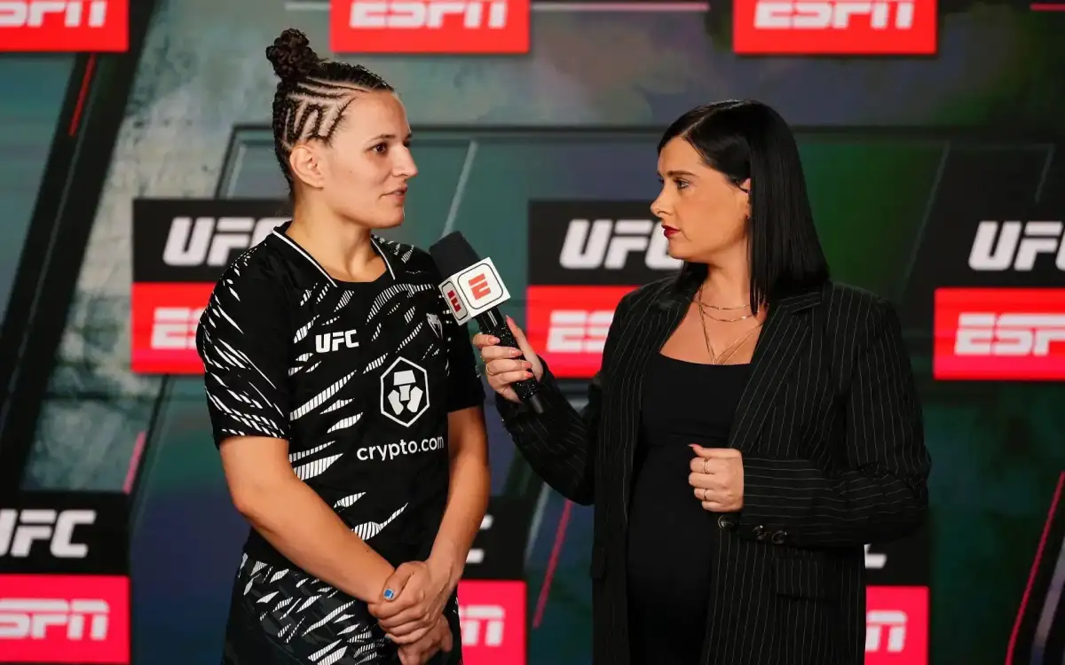 UFC's Megan Olivi explains approach to locker room coach interviews - 3