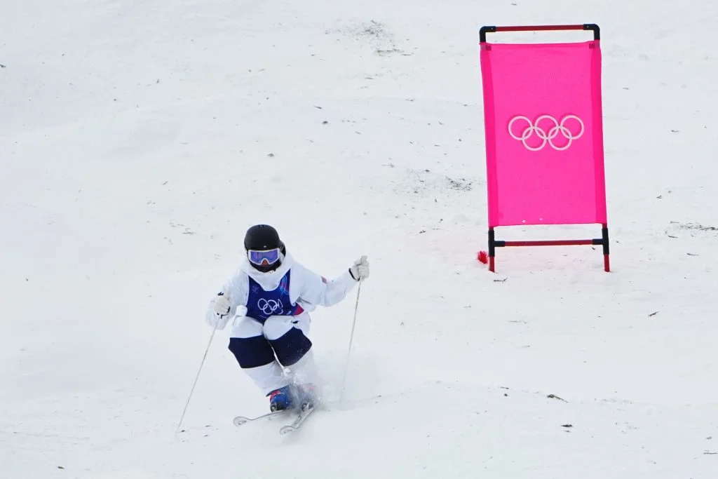 Winter Olympics 2026: Elizabeth Lemley flies to gold in moguls - 3