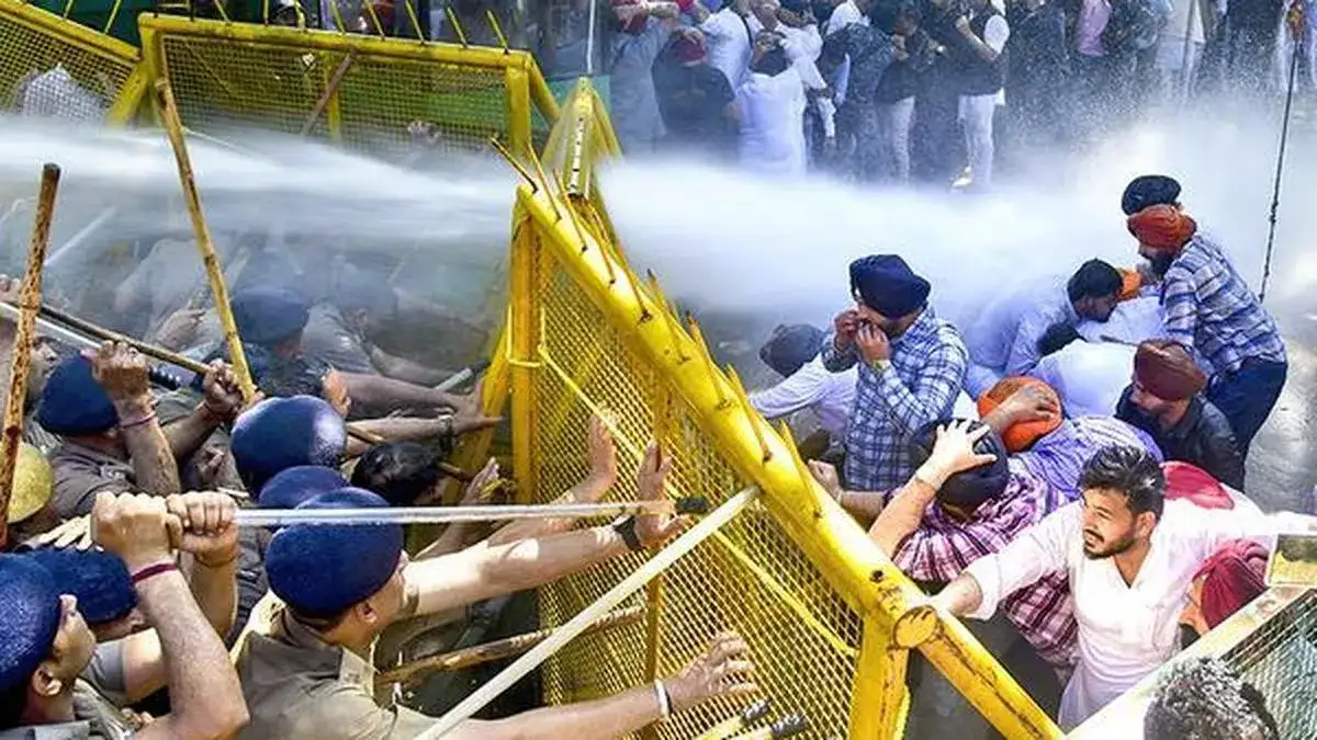 Mcap of five of top-10 most valued firms erodes by ₹1 lakh cr; HDFC Bank biggest laggard - Mint - 2