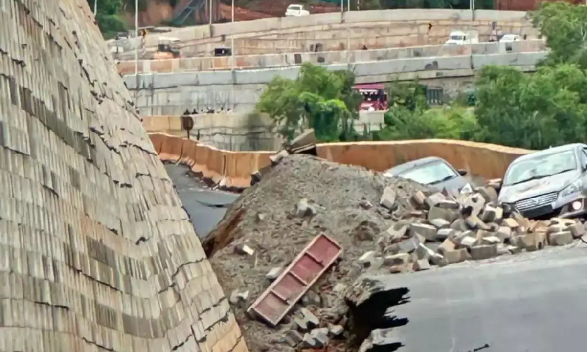 Alleging Kerala’s neglect in PM Modi’s event, LDF protests and symbolically opens Talapady-Chengala NH stretch in Kasaragod - 1