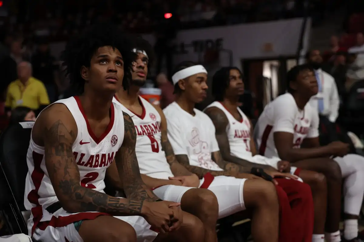 Tide's Holloway to enroll in fall, aims to play again - 1