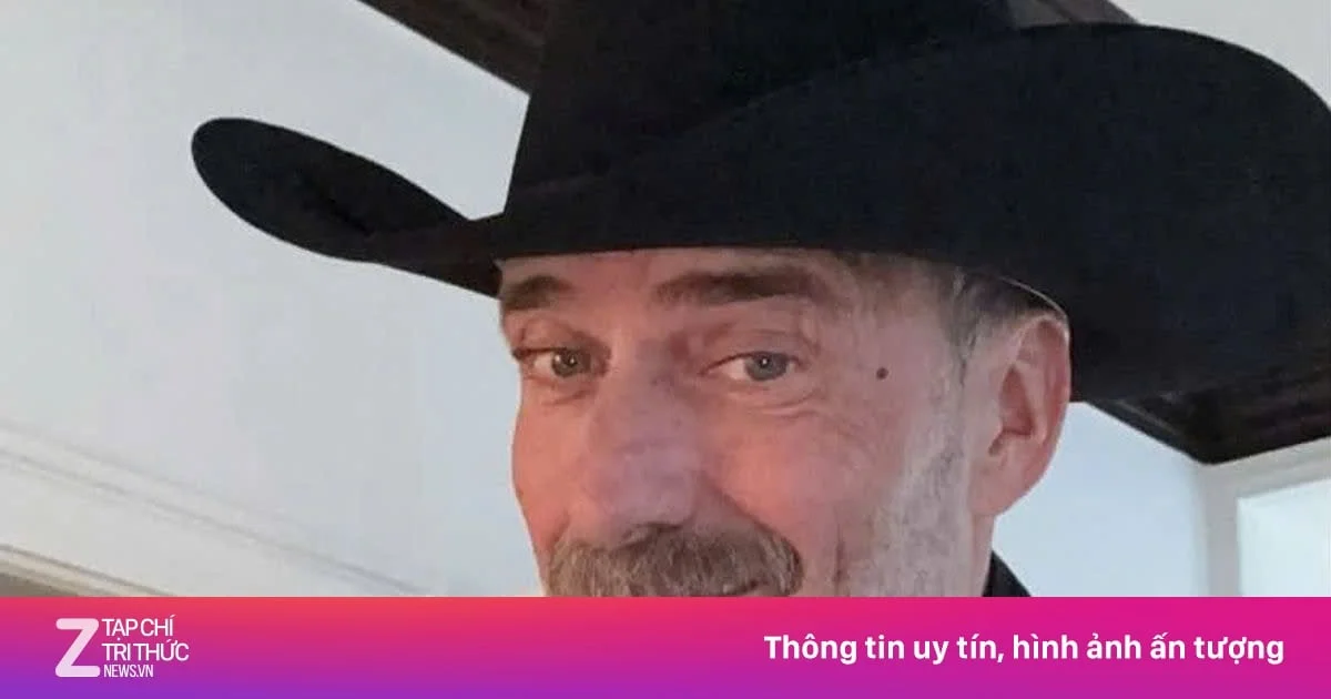 Moustachioed Jurgen Klopp dresses up as famous TV character for Mainz Carnival - but can YOU guess who the former Liverpool manager is? - 4